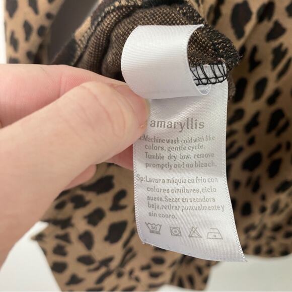 Amaryllis Leopard Cheetah Animal Print Mob Wife Sweater 3/4 Sleeves Size Large - Picture 5 of 9